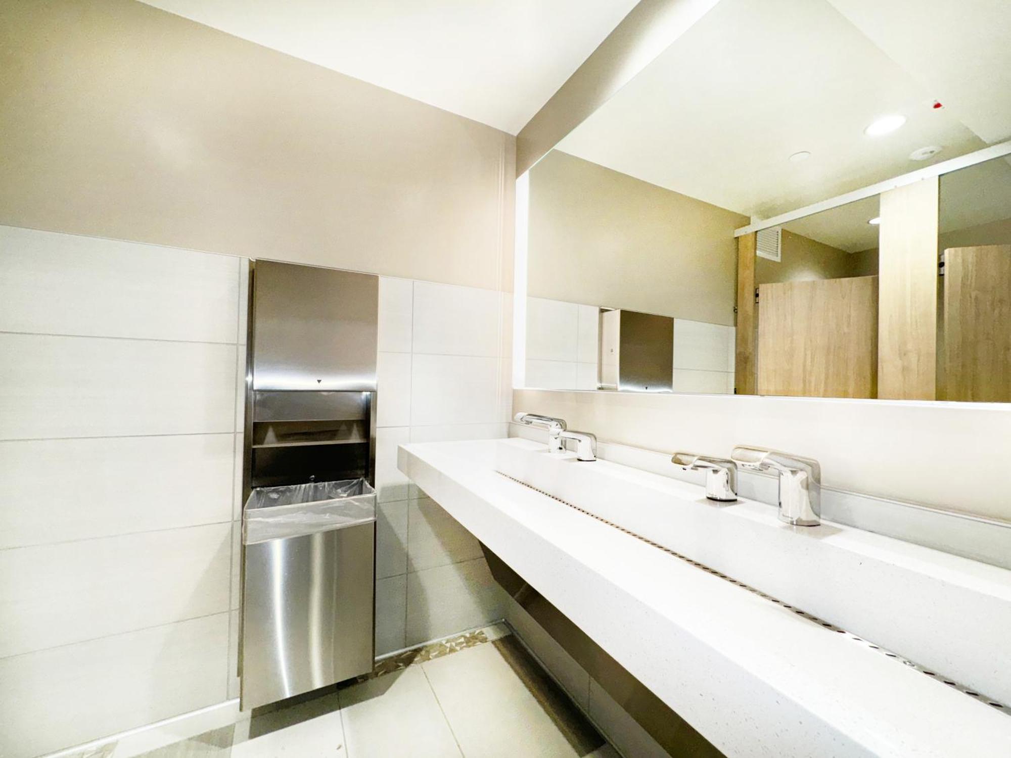 Waikiki Banyan 1Br With Great Ocean Views, Steps To Beach & Parking! Honolulu Eksteriør billede